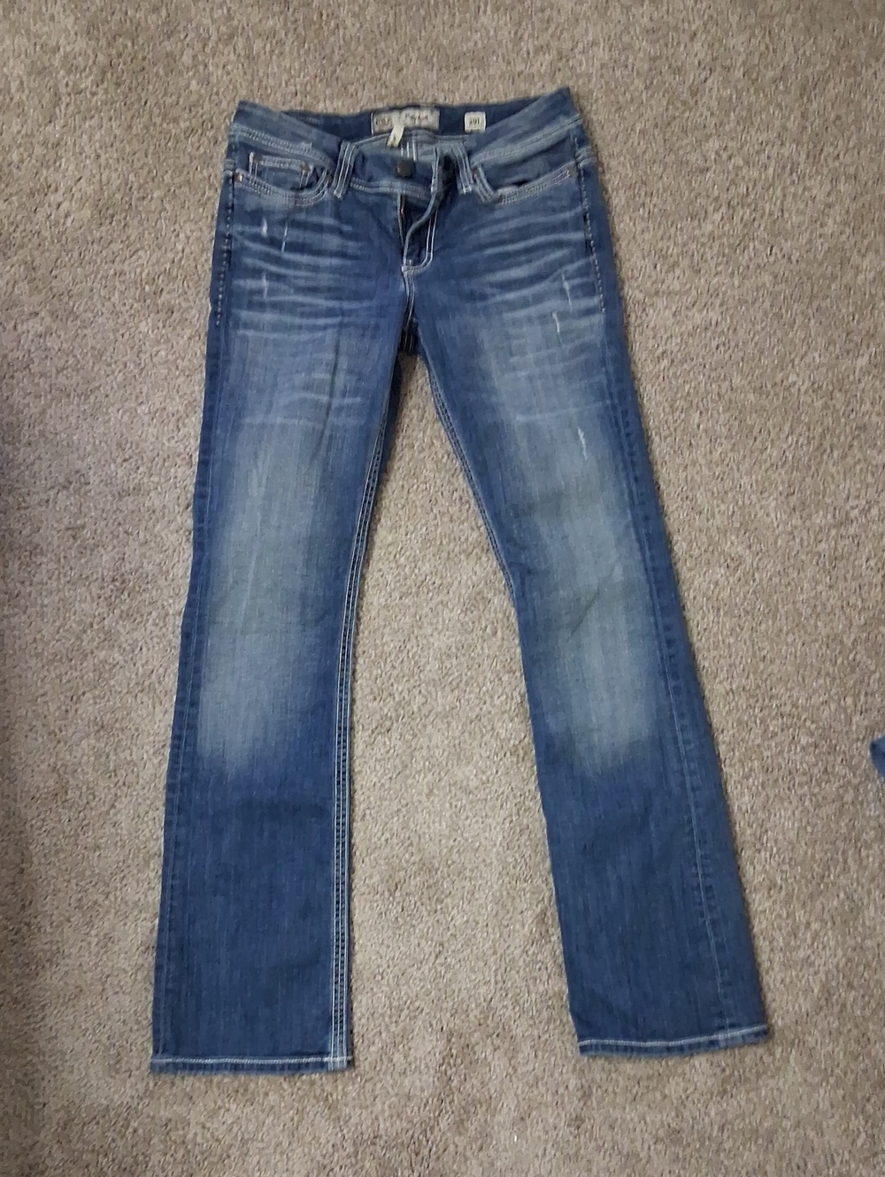 BKE Women’s Boot Cut Jeans in Faded Blue Wash